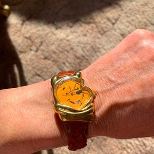9 inch Timex Winnie the Pooh Face Watch Adult Women’s Size Leather Strap